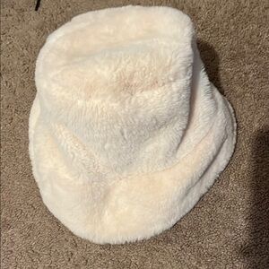 Cream Textured Winter 2000s Y2K Plush bucket Hat one size